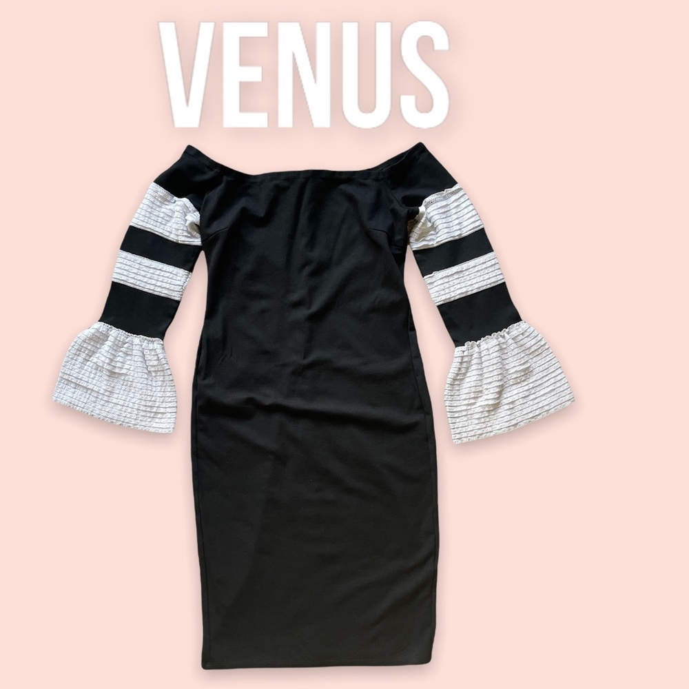Venus white and black long sleeve dress size M